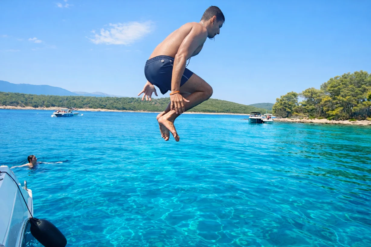 Guest jumping into the sea