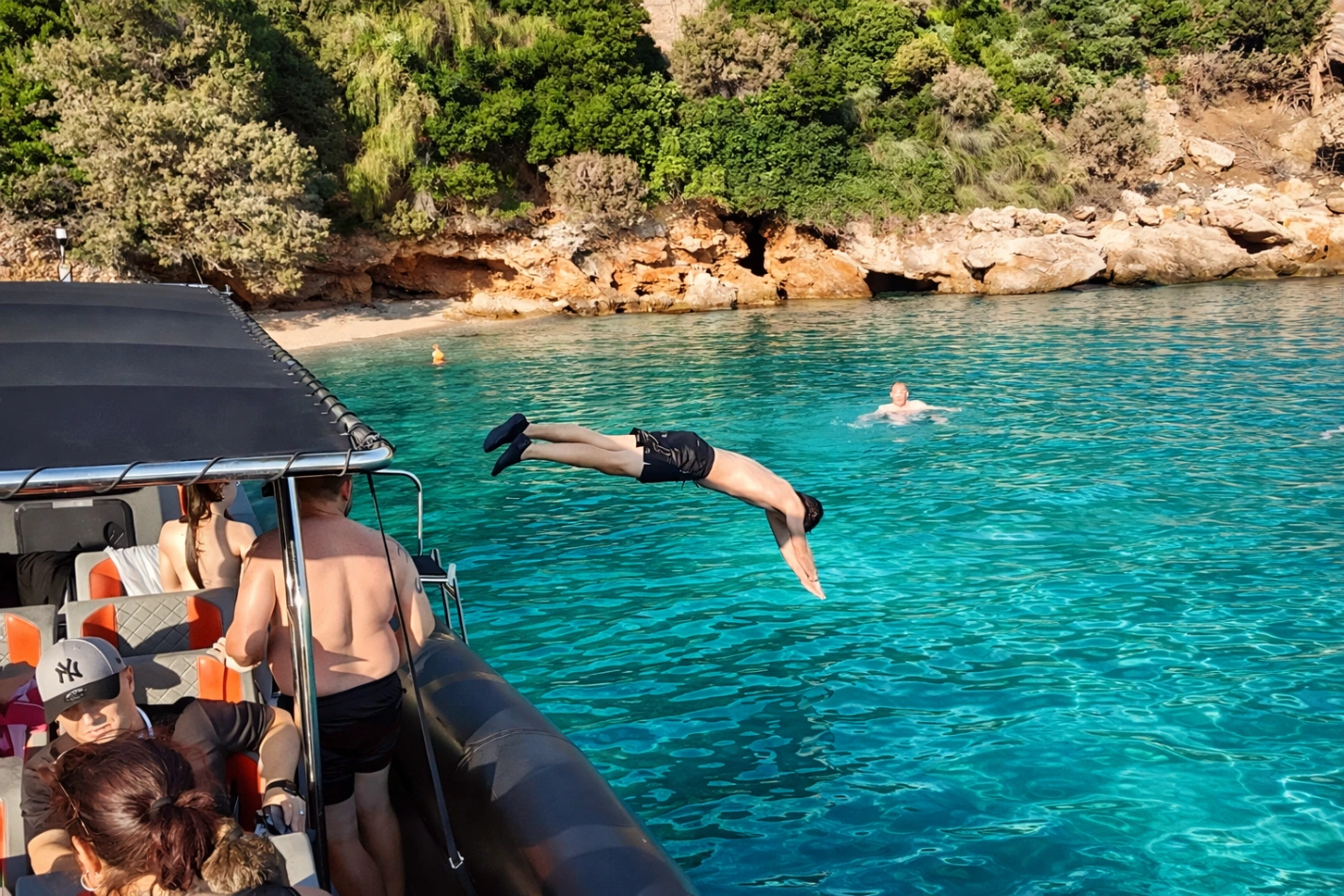 Skrivena uvala Biskup