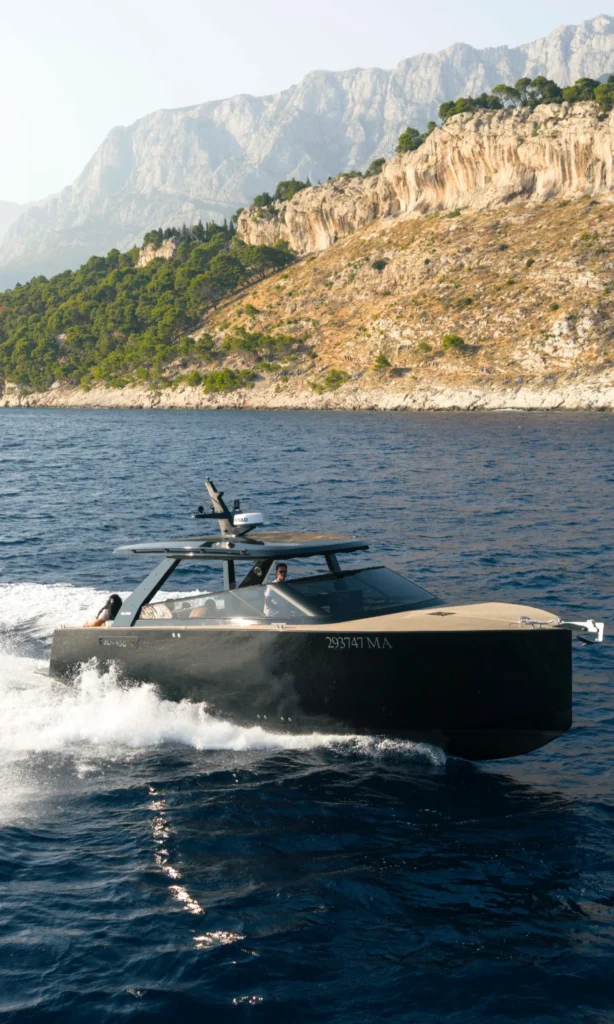Colnago 38 OPEN, the boat for the Hvar and Pakleni Islands group tour
