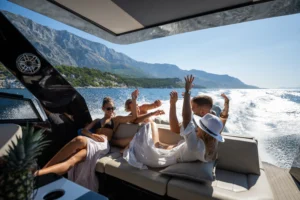 colnago-38-open-luxury-yacht-lifestyle-makarska