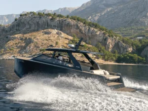 colnago-38-open-running-shot-luxury-boat-makarska