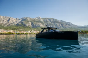 colnago-38-open-side-profile-luxury-boat-makarska