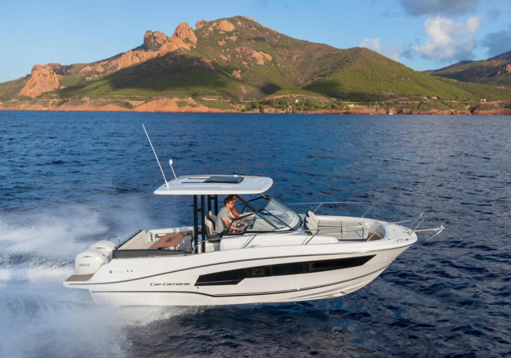Cap Camarat 9 WA Serie 2 cruising at speed on the Adriatic Sea