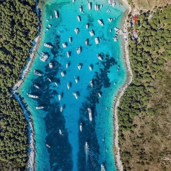 Palmižana Paklinski island rent a boat Makarska