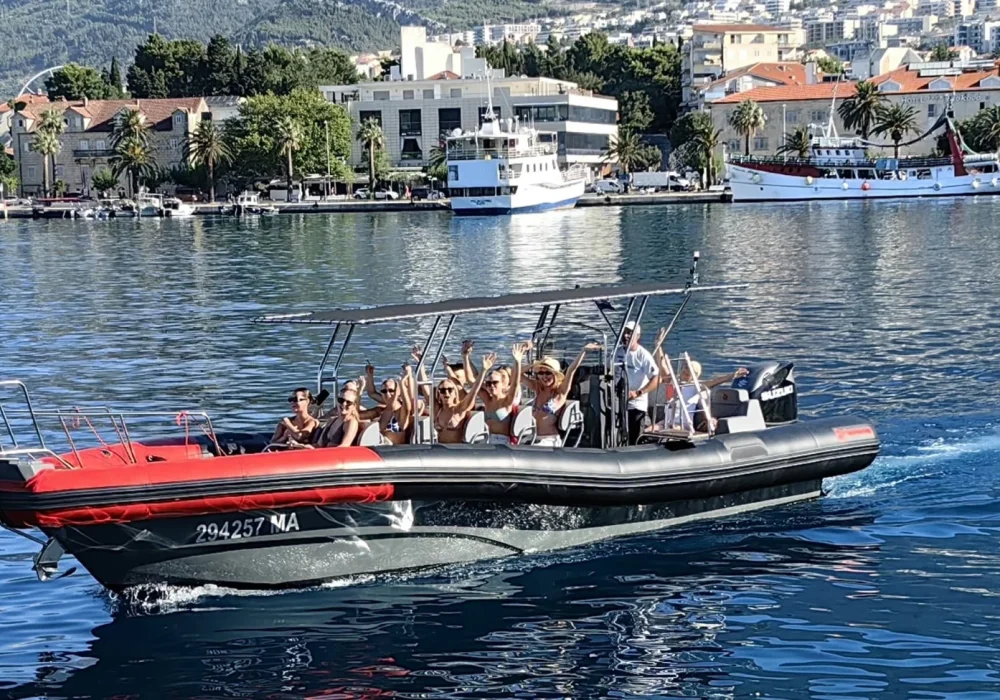 Narwhal Orca 1000 speedboat group tour cruising from Makarska